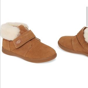 Used UGG boots kids size 8 TODDLER